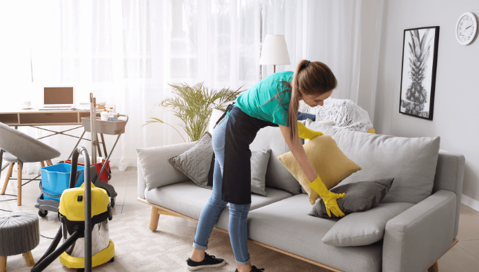 Grundig rengøring af stue - Rengøring og vedligeholdelse af møbler i stuen